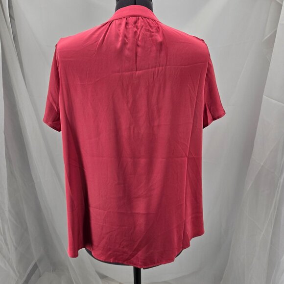 73-30 Torrid Satin Tie Front Neck Flutter Sleeve Holly Berry Size 1 (14/16) - Picture 2 of 4